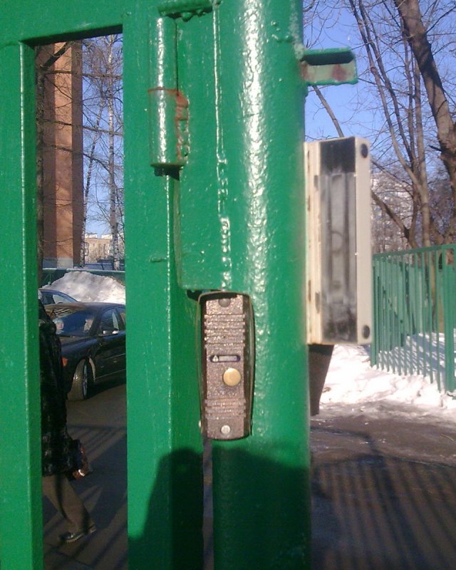 Магнитный замок на калитку