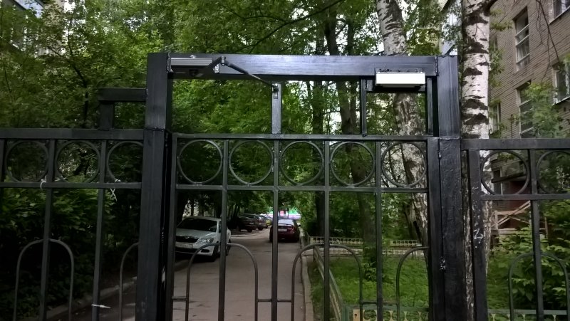 Электромагнитный замок на калитку KNOPKA