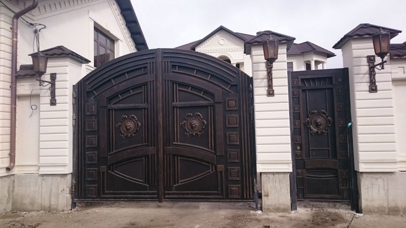 Ворота для частного дома Европейский стиль с калиткой