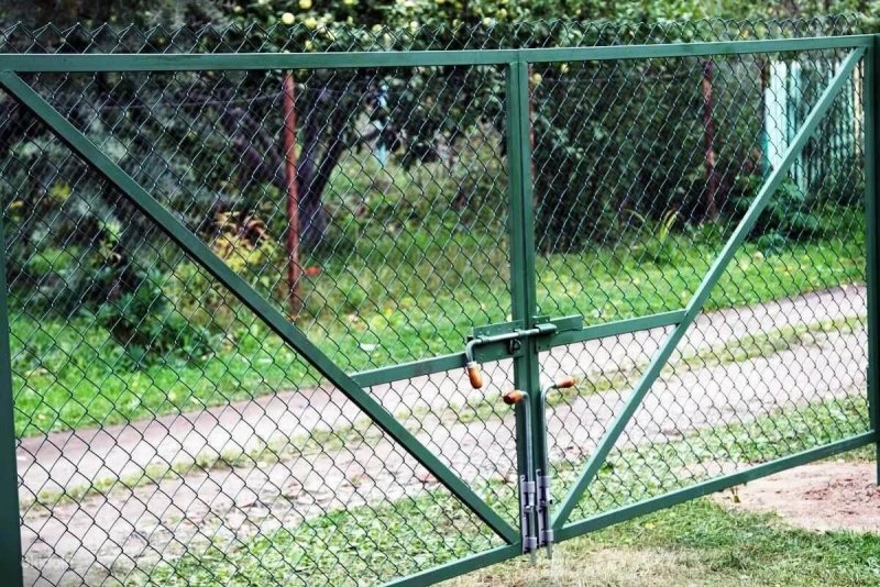 Ворота из сетки рабицы
