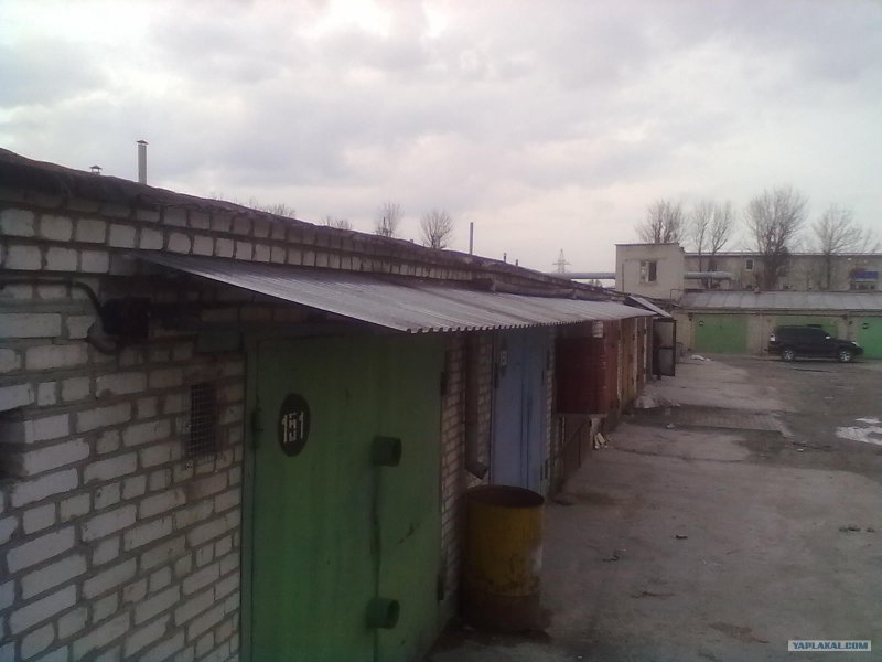 Козырек на гараж