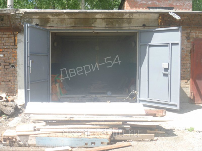 Гаражные ворота из листового металла