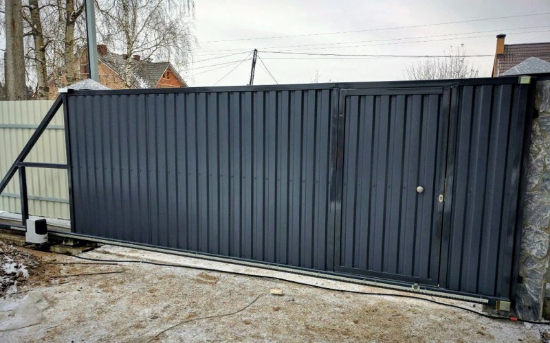 Выдвижные ворота из профлиста