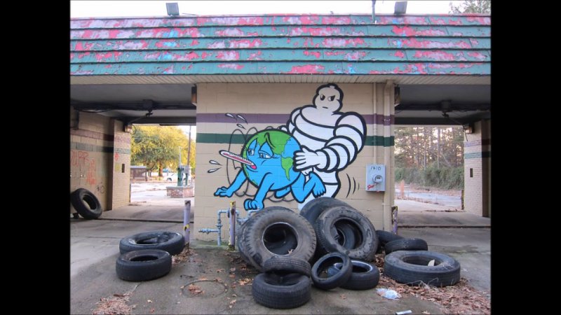 Прикольные граффити в гараже