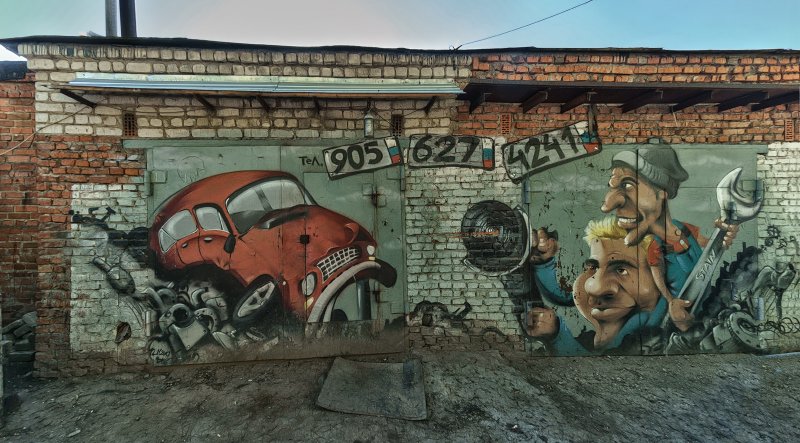 Аэрография на воротах гаража