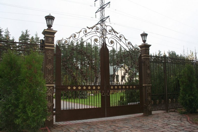 Столбы под кованый забор