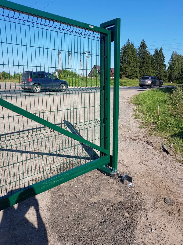 Откатные ворота на сваях