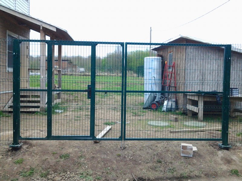 Фундамент под откатные ворота на винтовых сваях
