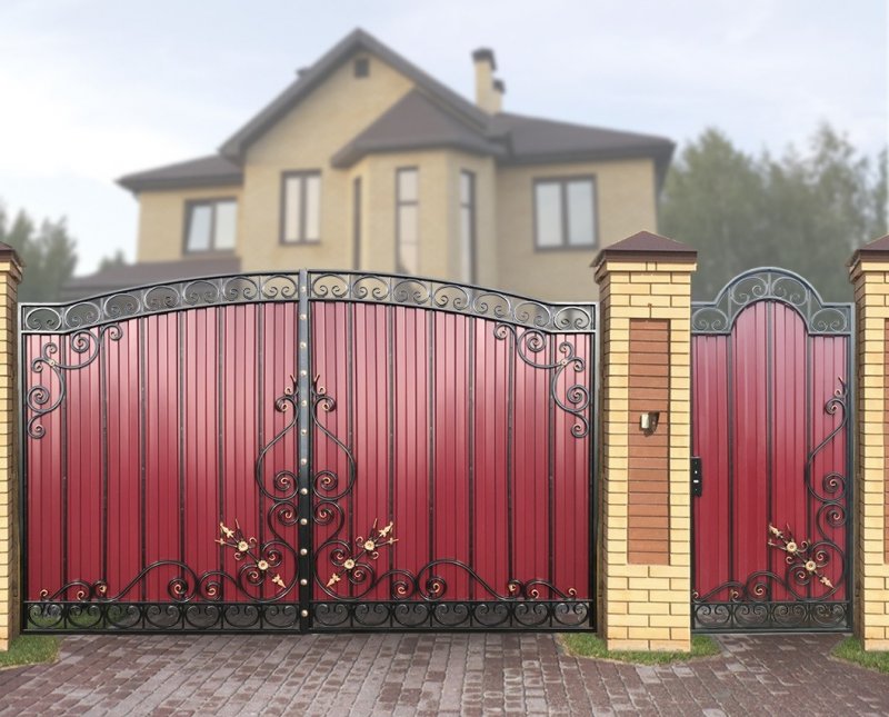 Кованые ворота стрелы Амура