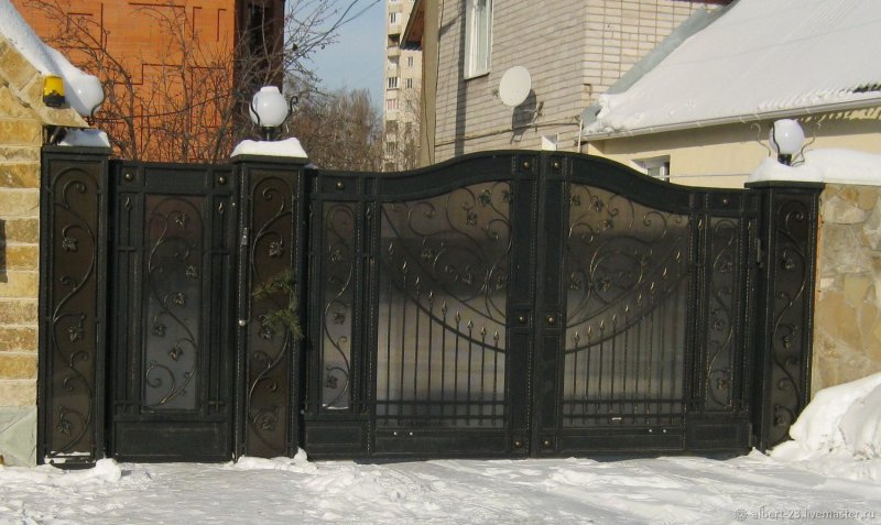 Ограда с воротами