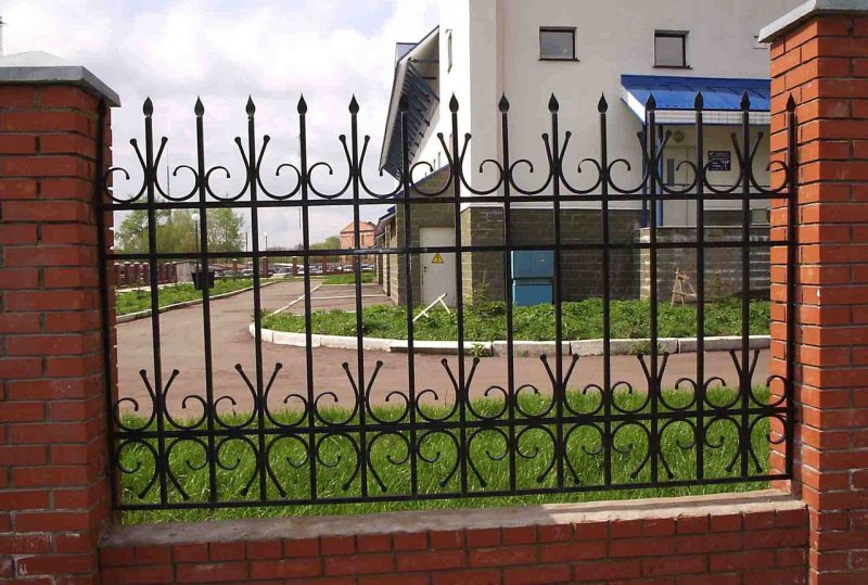 Красивые кованые заборы