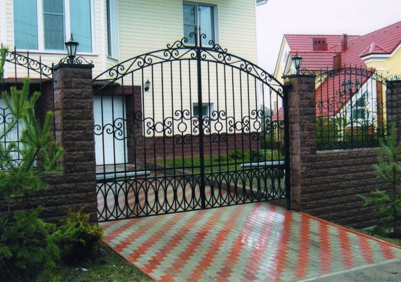 Кованые палисадники
