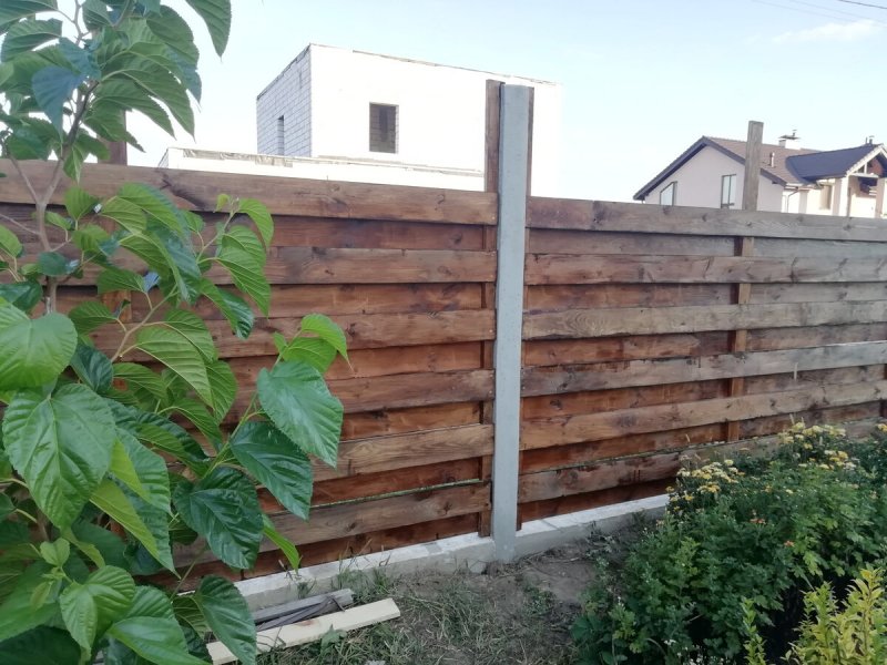 Прикольный забор своими руками