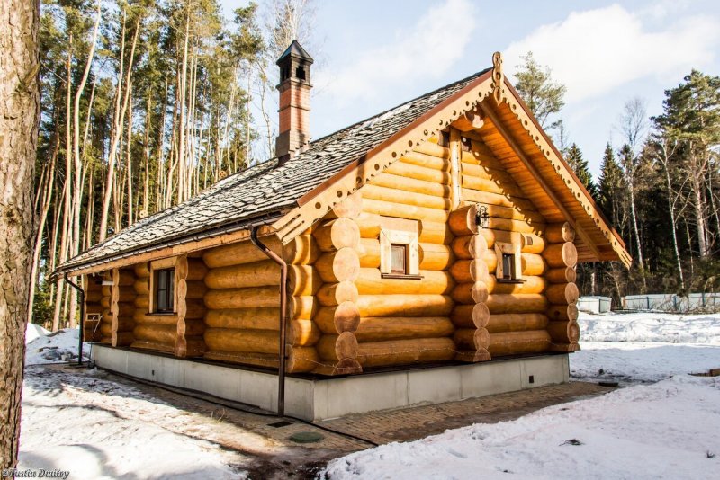 Баня из рубленного бревна