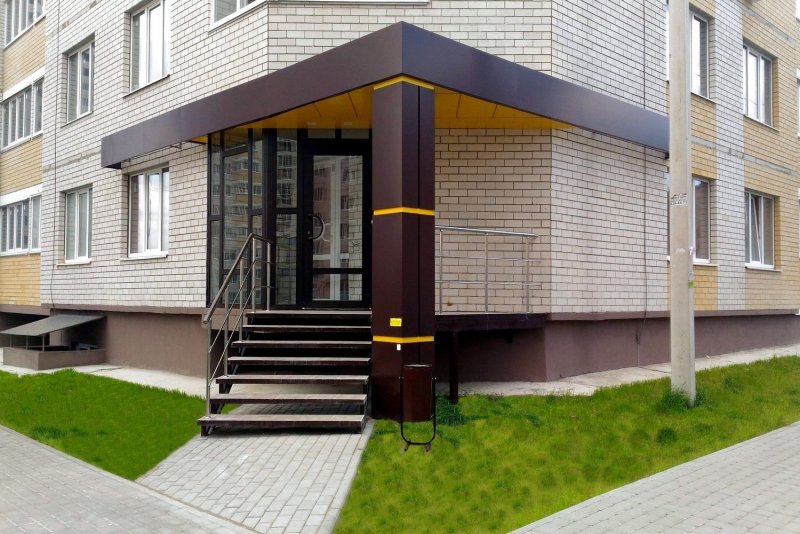 Как продаются жилые помещения с отдельным выходом на улицу