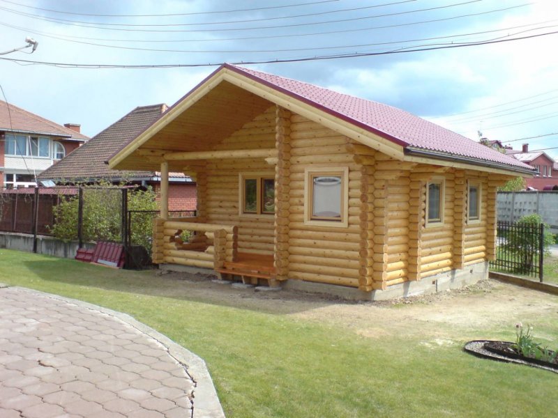 Баня перед домом