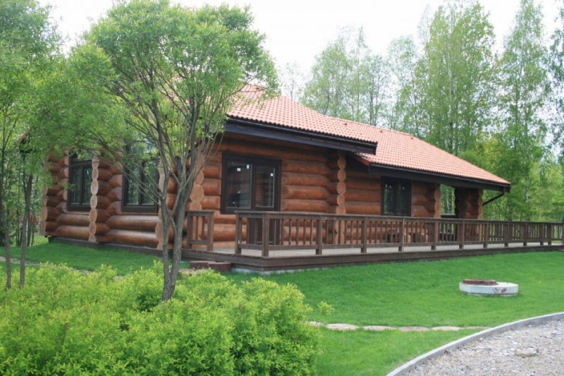 Участок с гостевым домом и баней