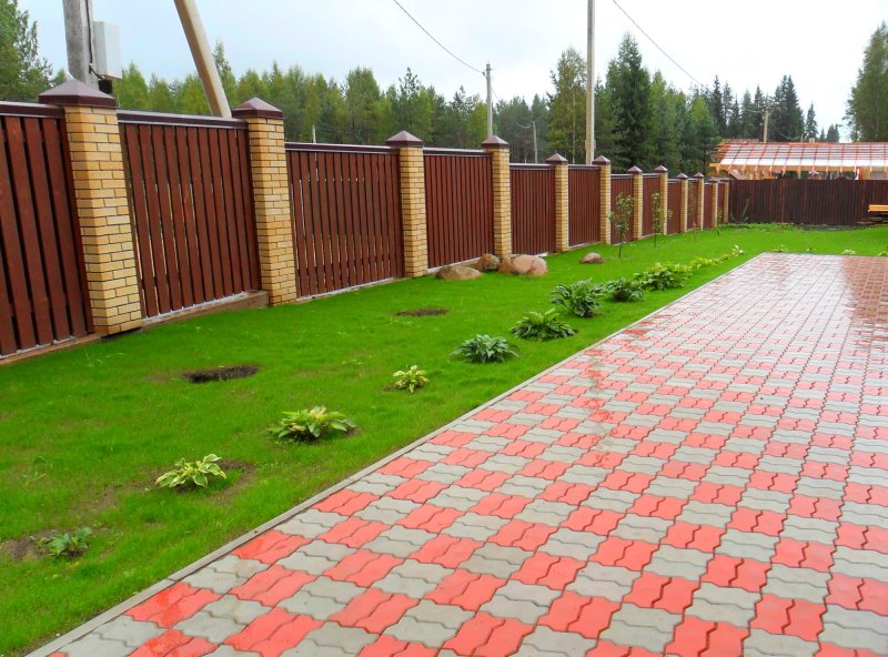 Тротуарная плитка на даче