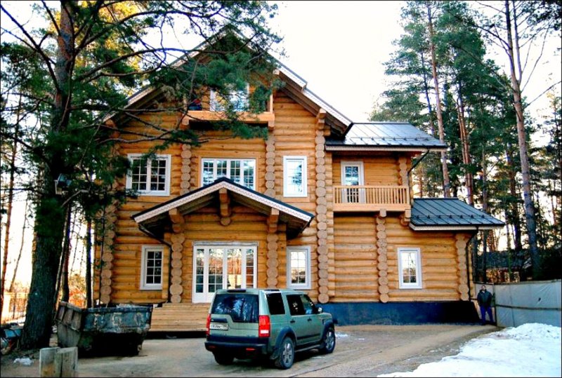 Кирпично деревянный дом в русском стиле