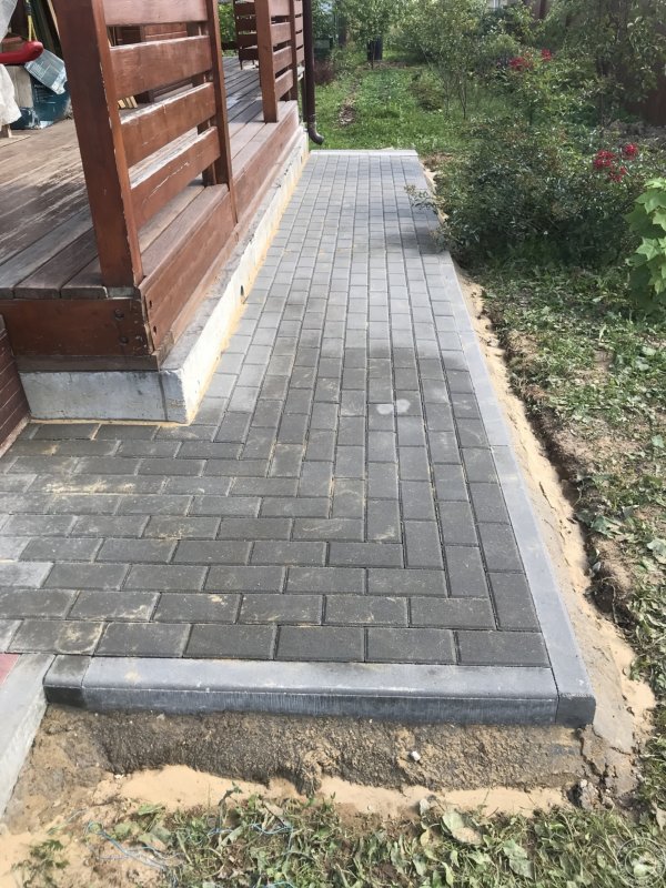 Отмостка тротуарной плиткой