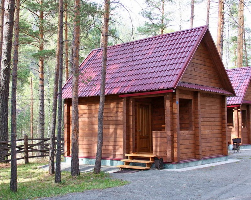 Деревянные домики для отдыхающих