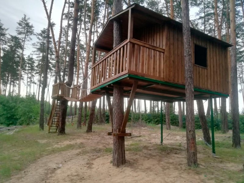 Домики на сваях для турбазы