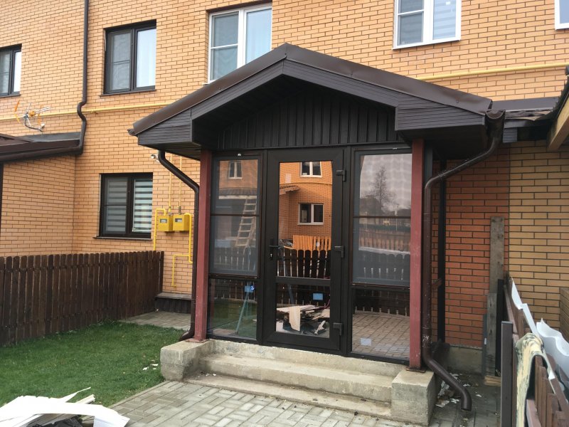Красивое крыльцо из кирпича