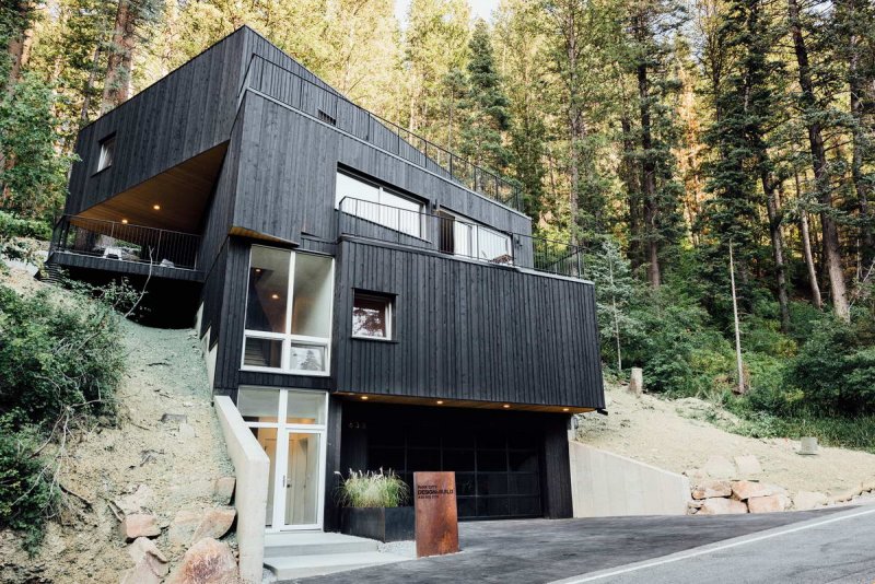 Barn House на склоне