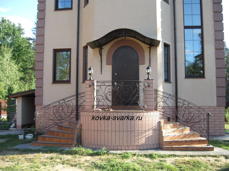 Терраса у дома
