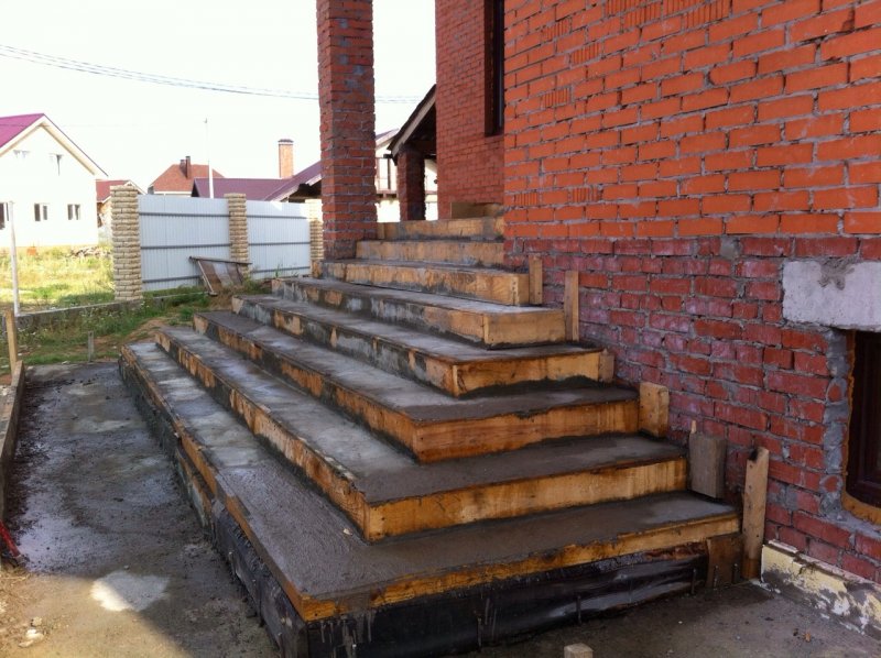 Бетонные ступени для крыльца