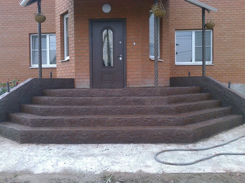 Крыльцо для частного дома из кирпича
