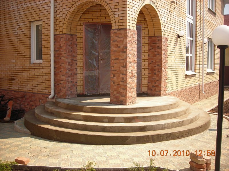 Круглые ступеньки из кирпича