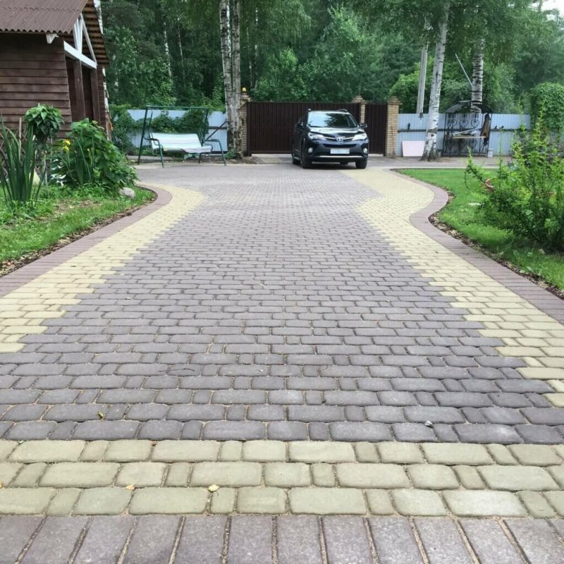 Участок из брусчатки