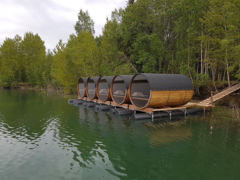 Баня на бочках на воде