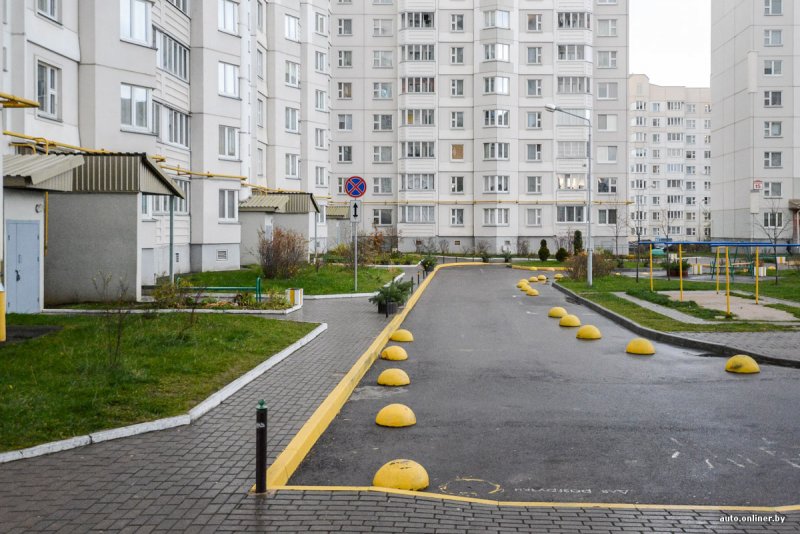 Благоустроенный двор