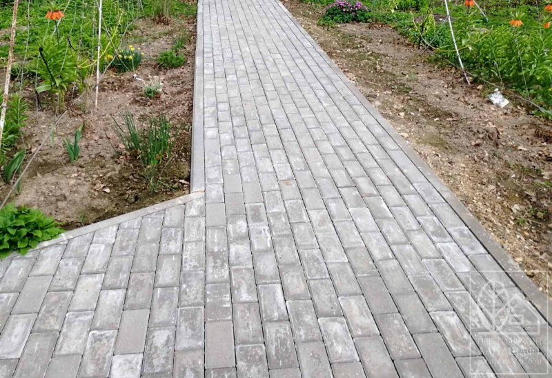 Дорожки из прямоугольной брусчатки