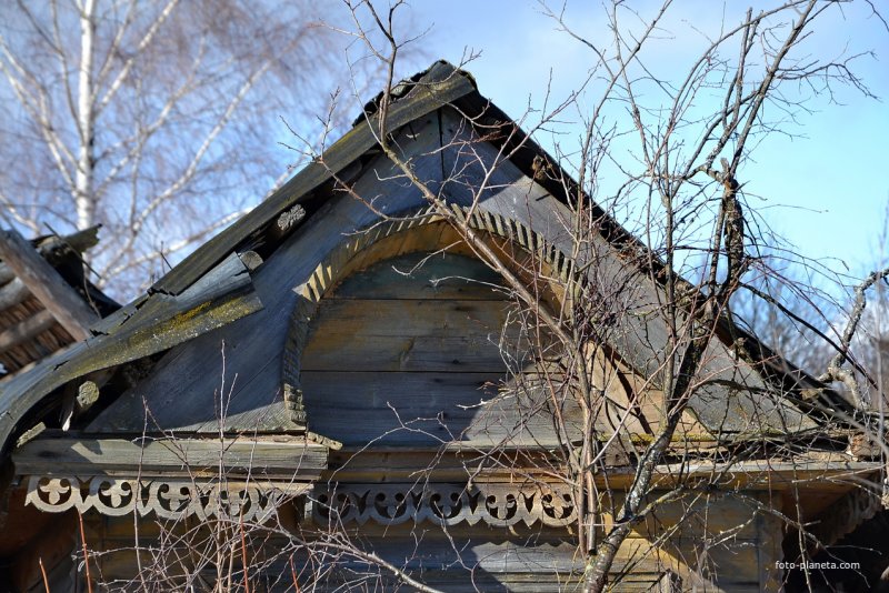 Старинный деревянный до