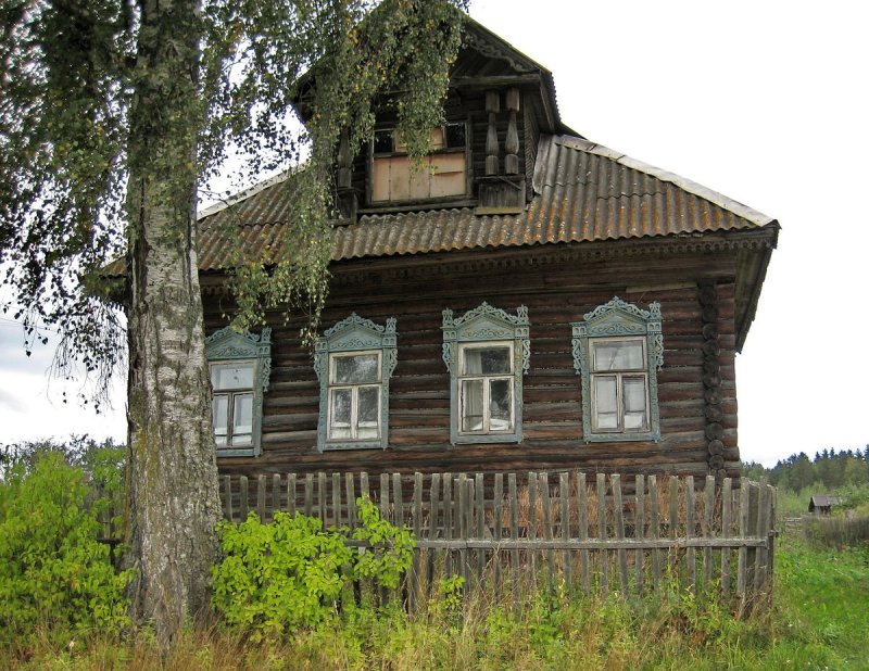 Старый двор в деревне