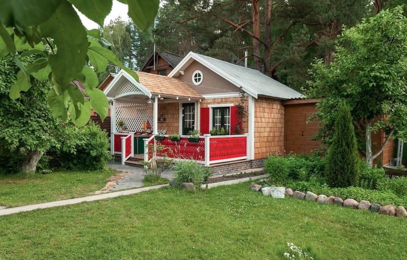 Красивый участок с домиком