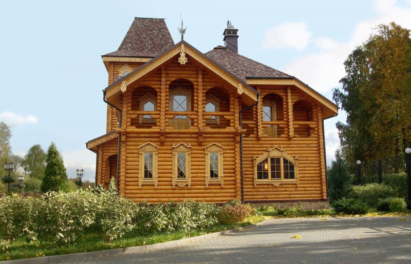 Усадьба из оцилиндрованного бревна
