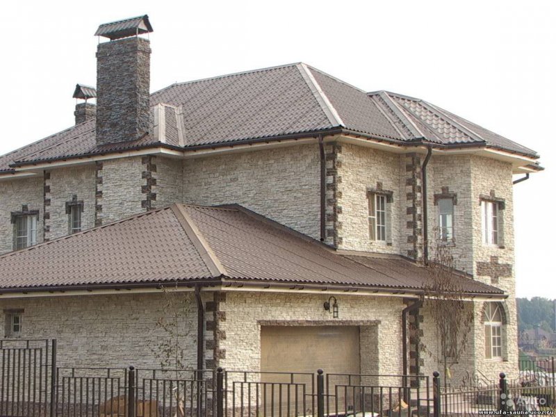 Дом с отделкой камнем