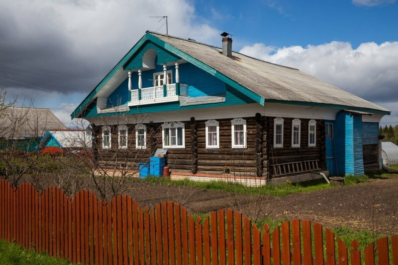 Старенький домик в деревне