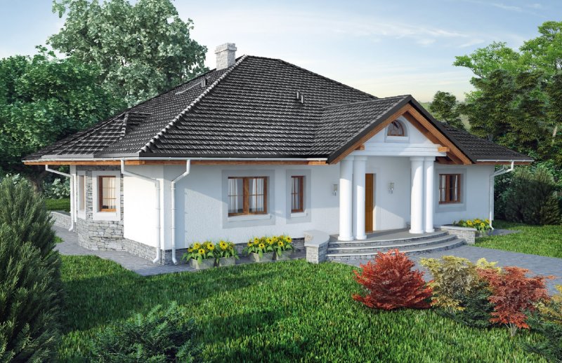Дом с четырехскатной крышей и крыльцом