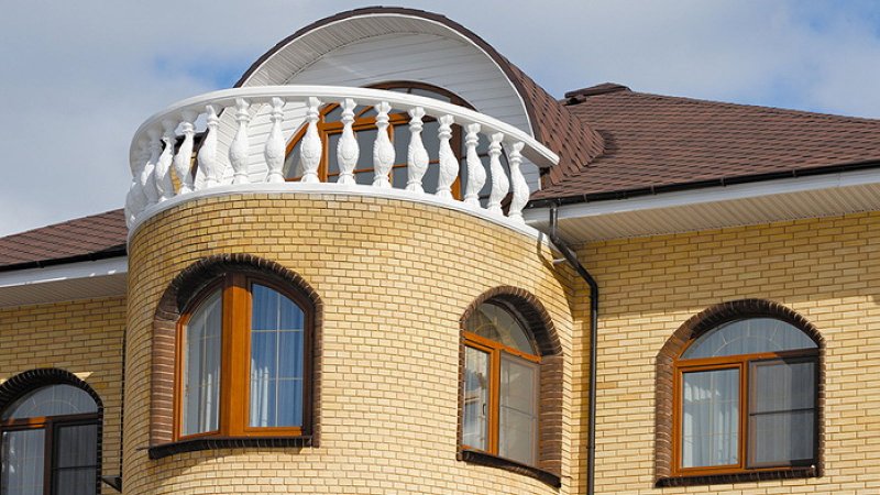 Фасады домов из желтого кирпича