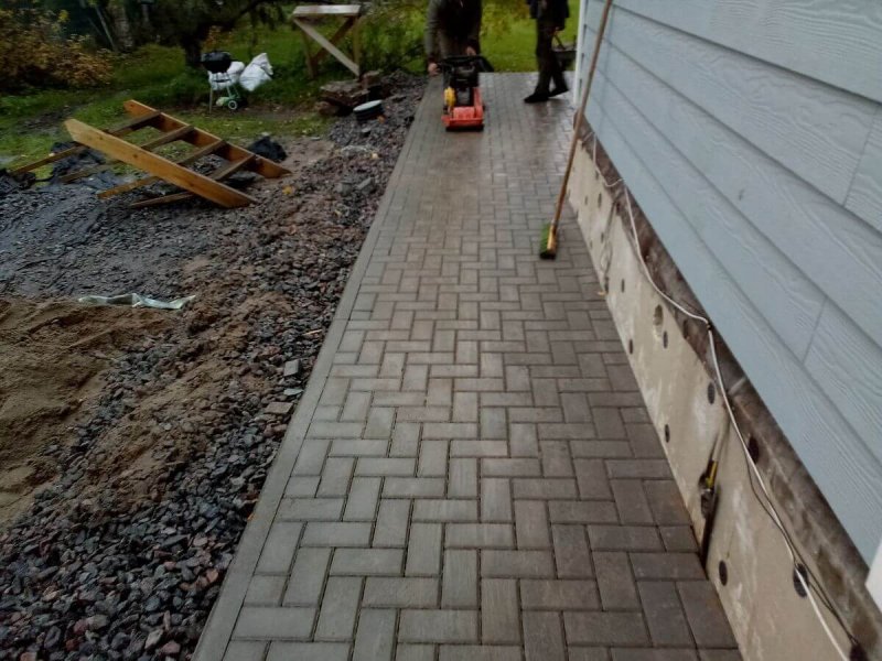 Отмостка из плитняка на бетон