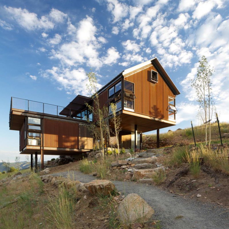 Barn House на склоне