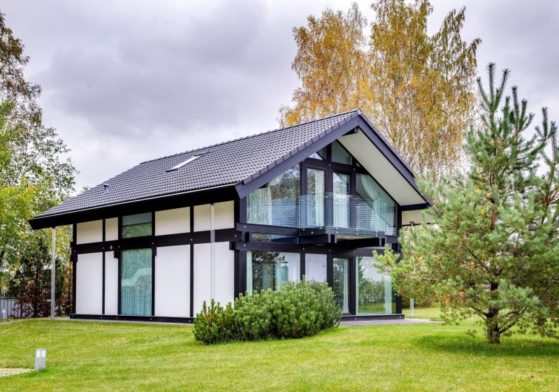 Commercial House