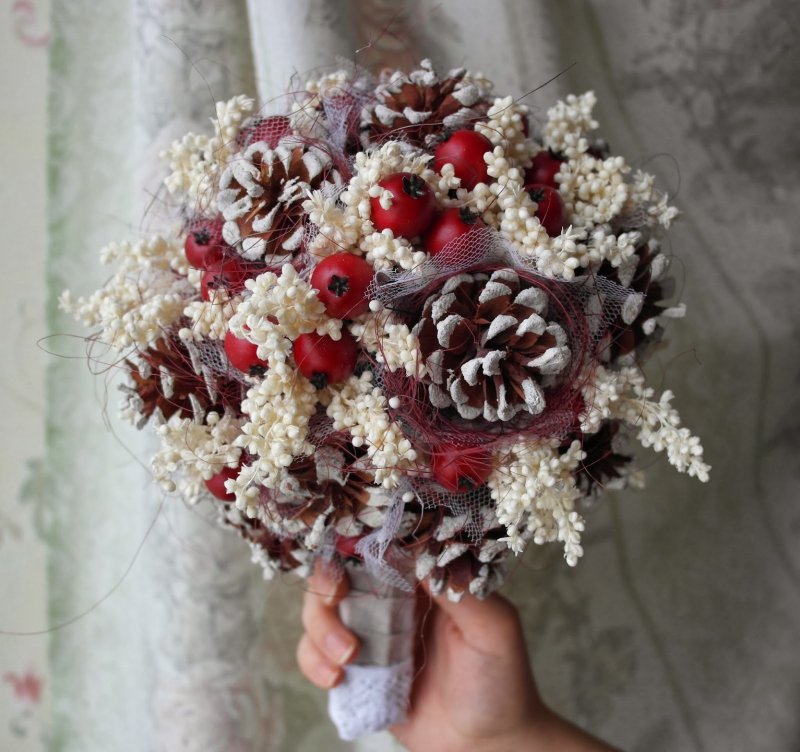Свадебный букет с шишками