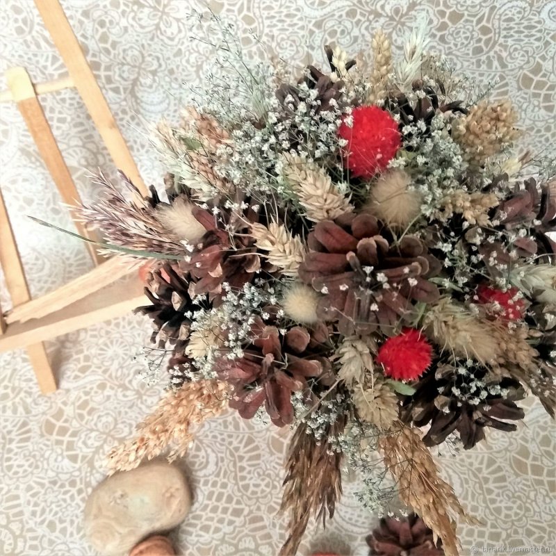 Букет из шишек