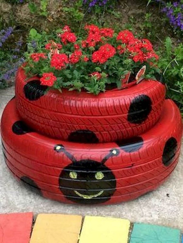 Клумбы из шин